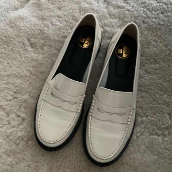 Women B2 BISHOP LOAFER - Picture 3 of 6